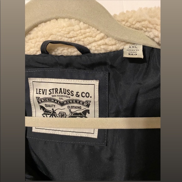 Levi’s two-tone puffer with sherpa collar - Picture 6 of 6